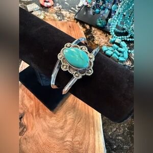 Gorgeous Sterling Silver .925 Turquoise Cuff Bracelet